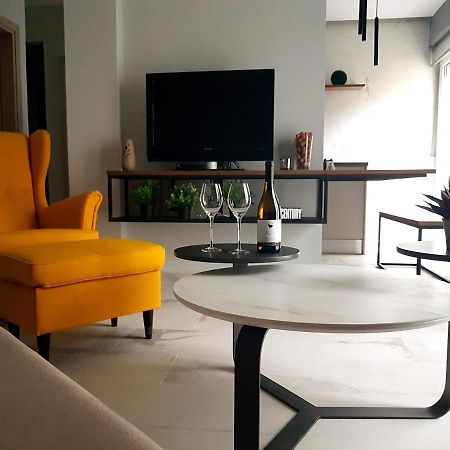 Cozy Modern Apartment Inside The City Center Szaloniki Kültér fotó