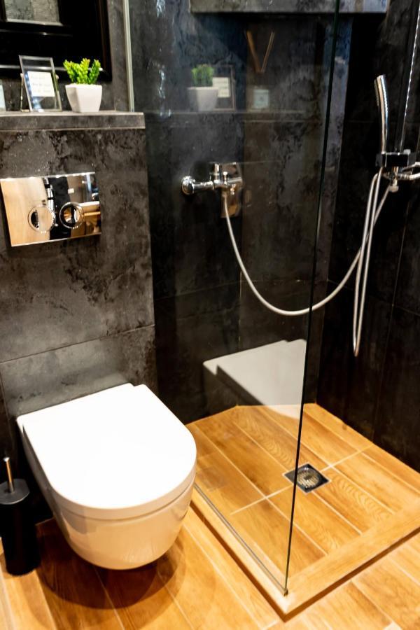 Cozy Modern Apartment Inside The City Center Szaloniki Kültér fotó